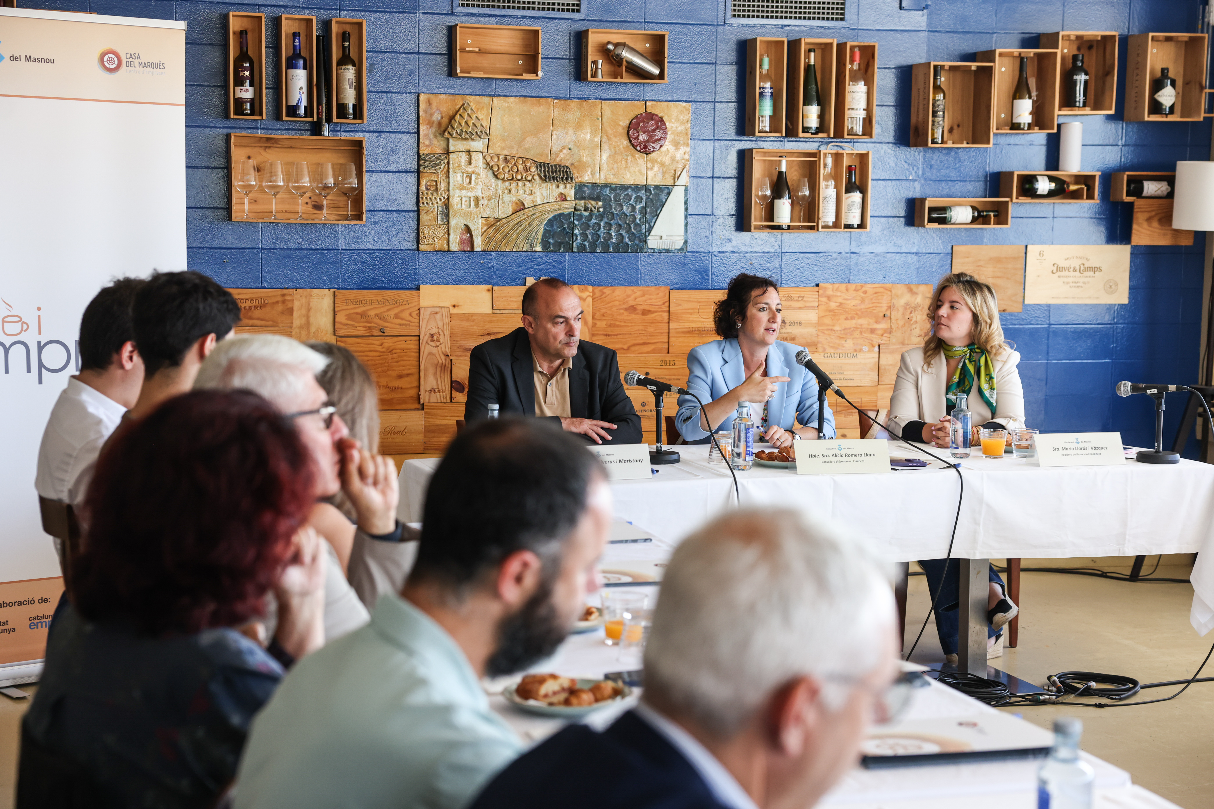 La consellera d??Economia explica als emprenedors masnovins els avantatges del pla 