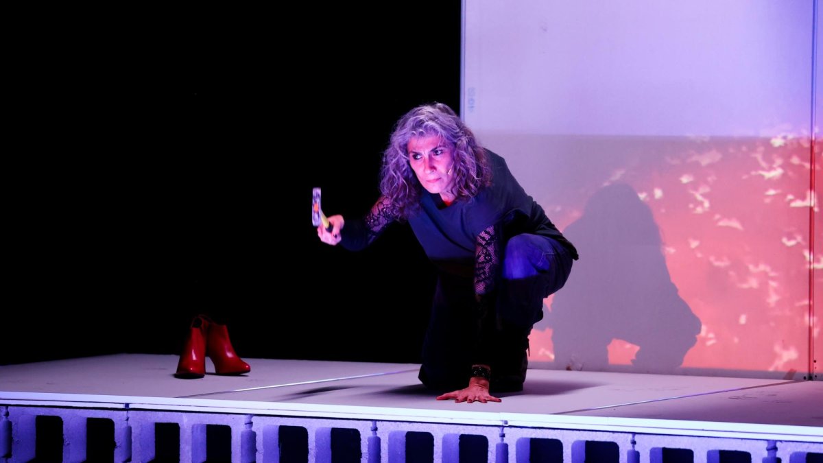 Teatre: Teoria King Kong. Versi&oacute; esc&egrave;nica basada en el llibre de Virginie Despentes. La Virgueria.