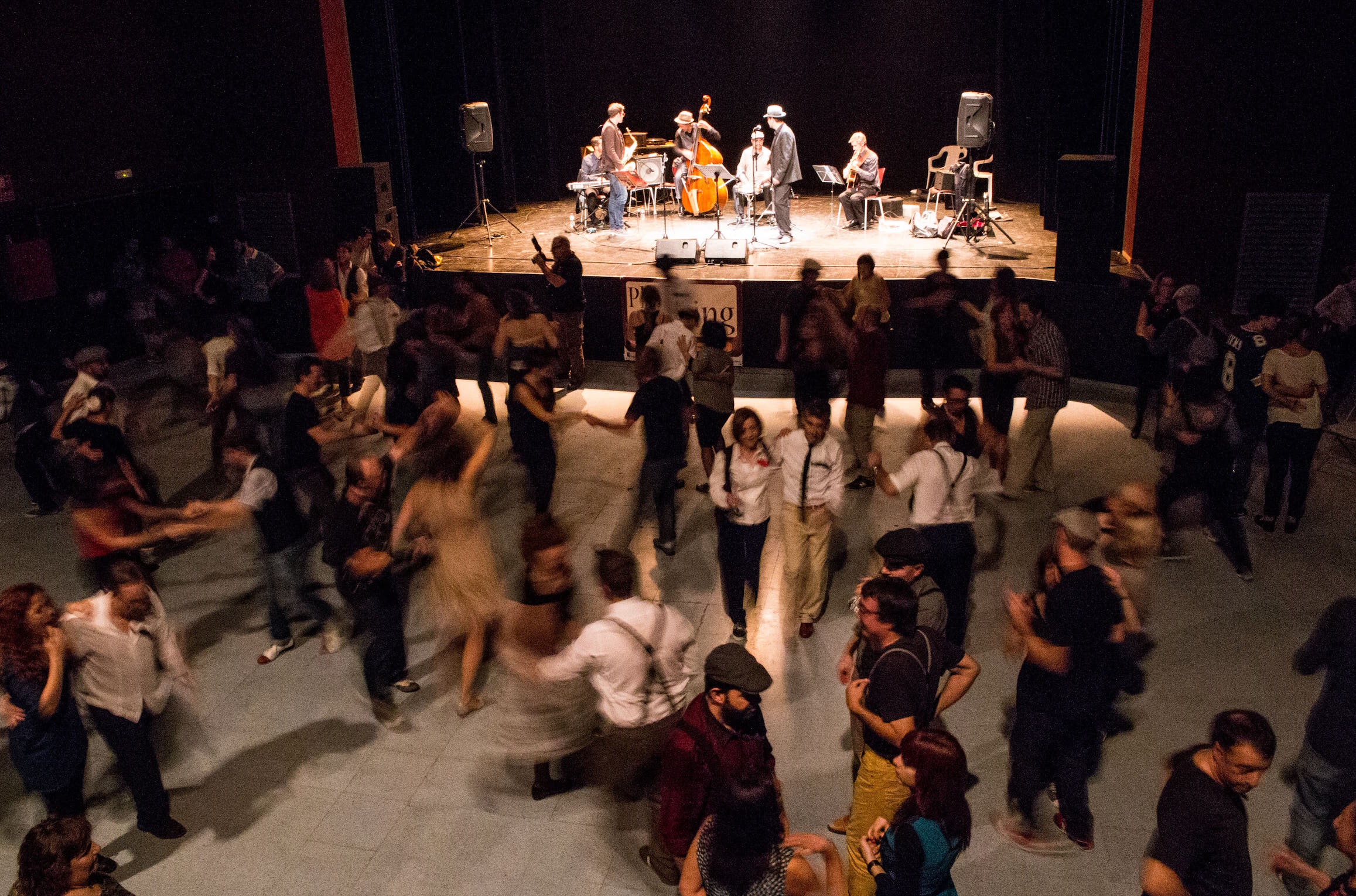 Teatre: Swing Out Night. Ple de Swing.