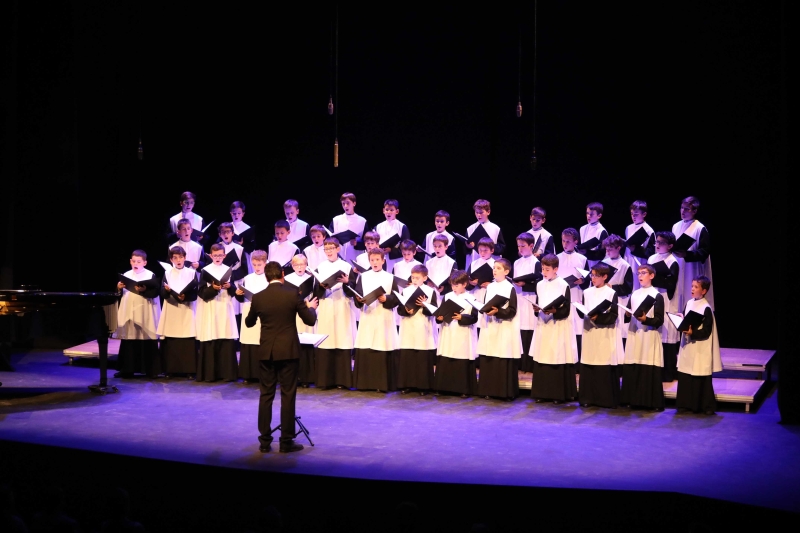 Concert de l'Escolania de Montserrat a l'Espai Escènic Iago Pericot. 