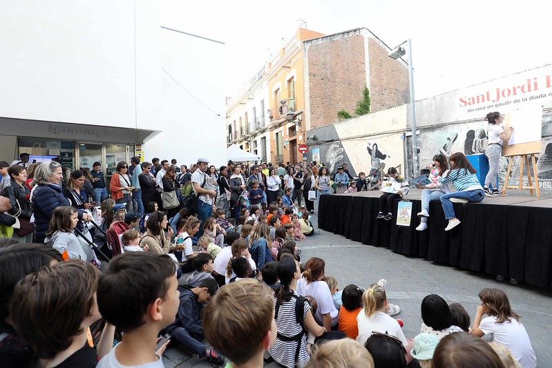 El Masnou es prepara per celebrar la diada de Sant Jordi