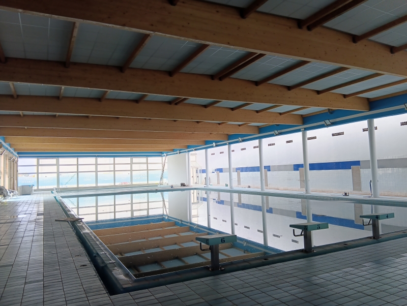 Finalitza la construcci&oacute; de la nova coberta de la piscina municipal