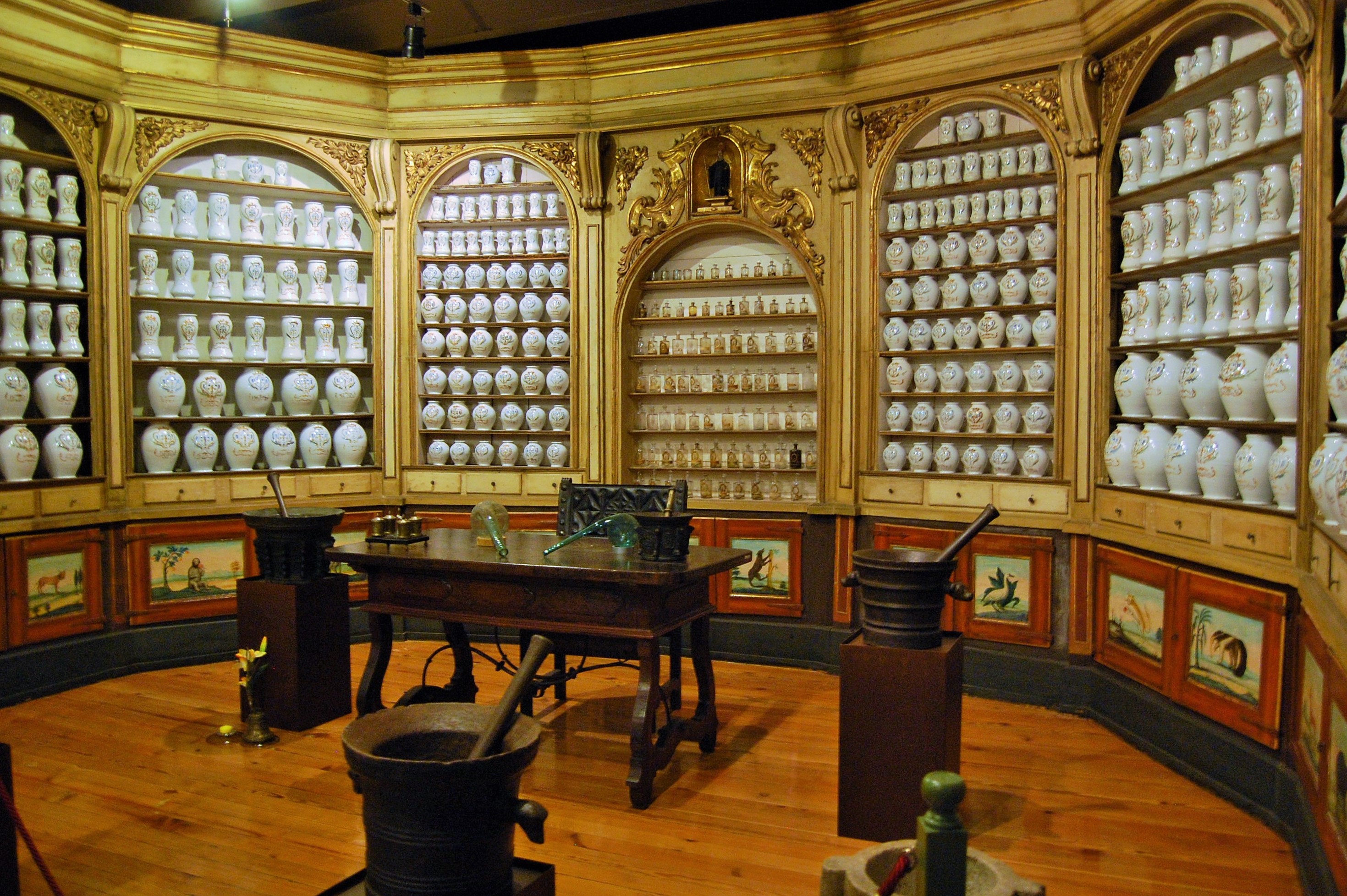 Visita al Museu Cusí de Farmàcia