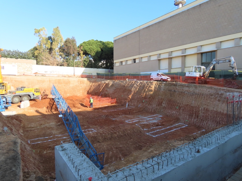 Obres de construcció de la promoció d'HPO de la plaça de l'U d'Octubre.