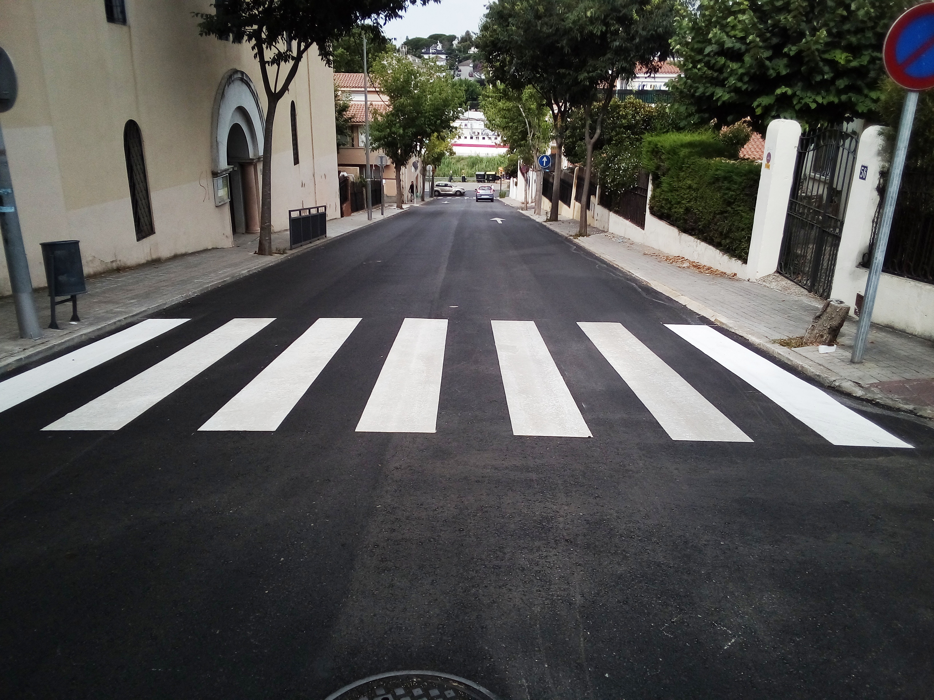 Manteniment a la via pública: asfaltatge, pintura viària i neteja d'escocells