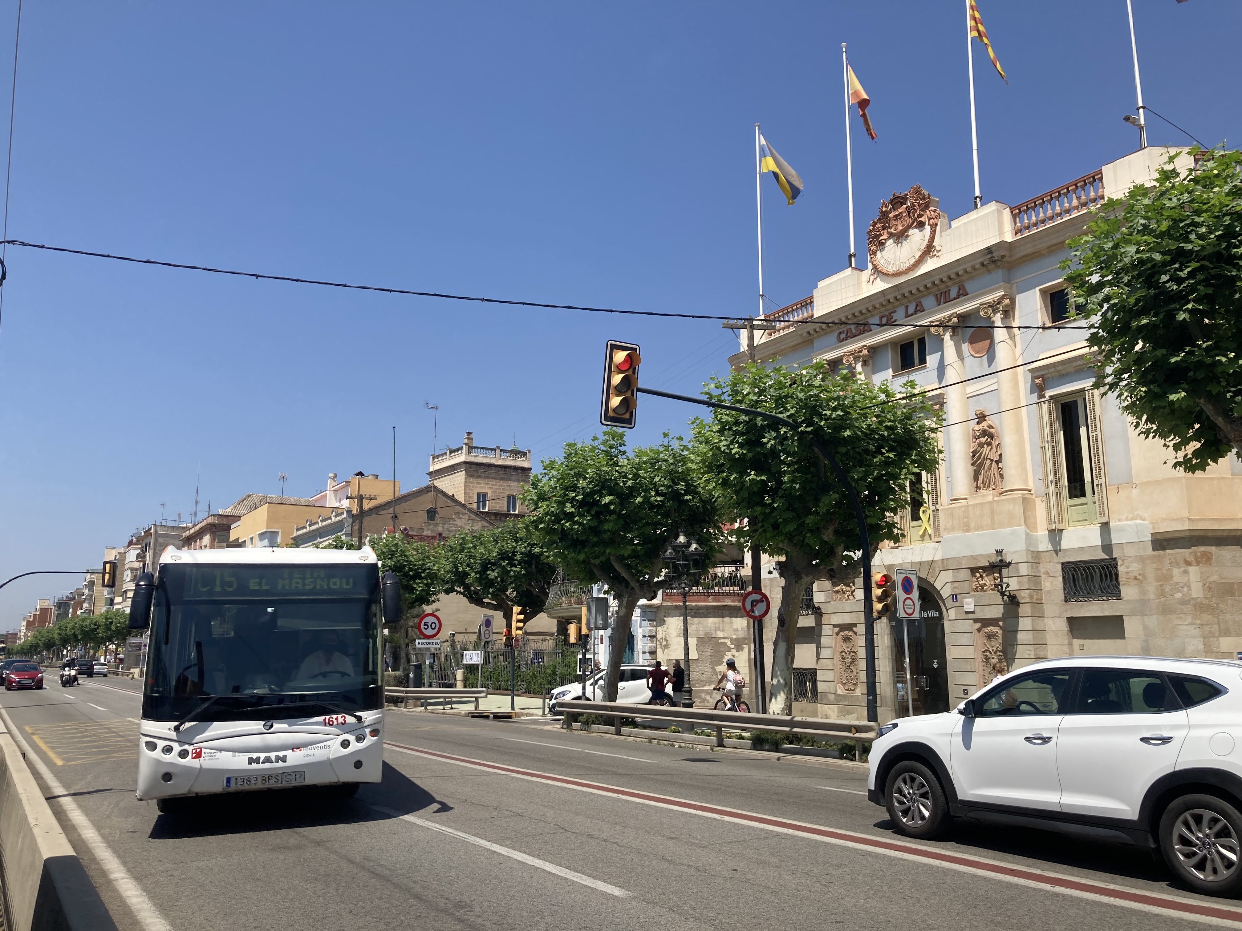 Durant la trobada, convocada a petició del consistori masnoví, es van exposar un seguit de dades que reflecteixen un increment notable i sostingut de passatgers de les línies d'autobús al seu pas pel Masnou i en direcció a Barcelona