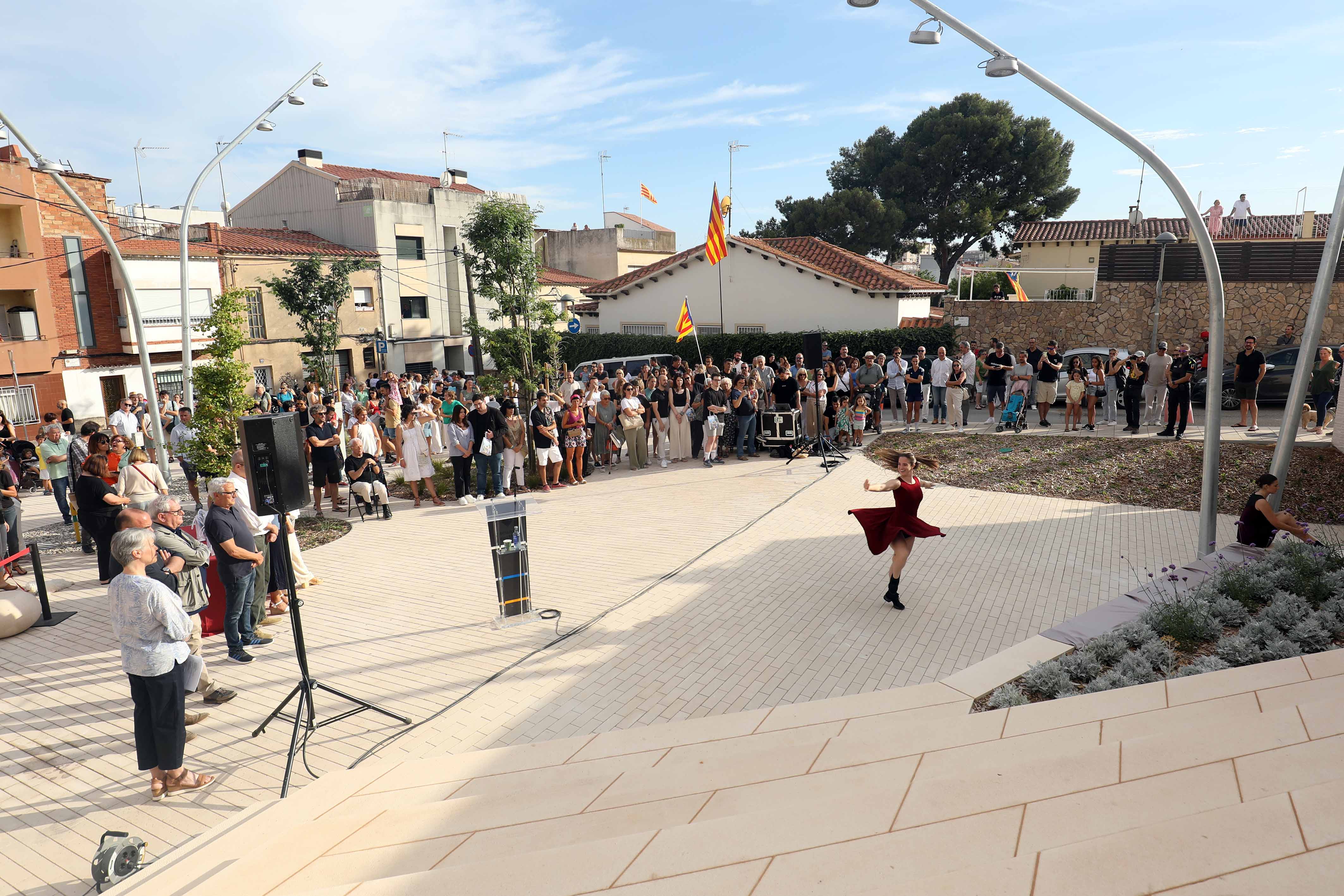 El Masnou inaugura la plaça de l'U d'Octubre