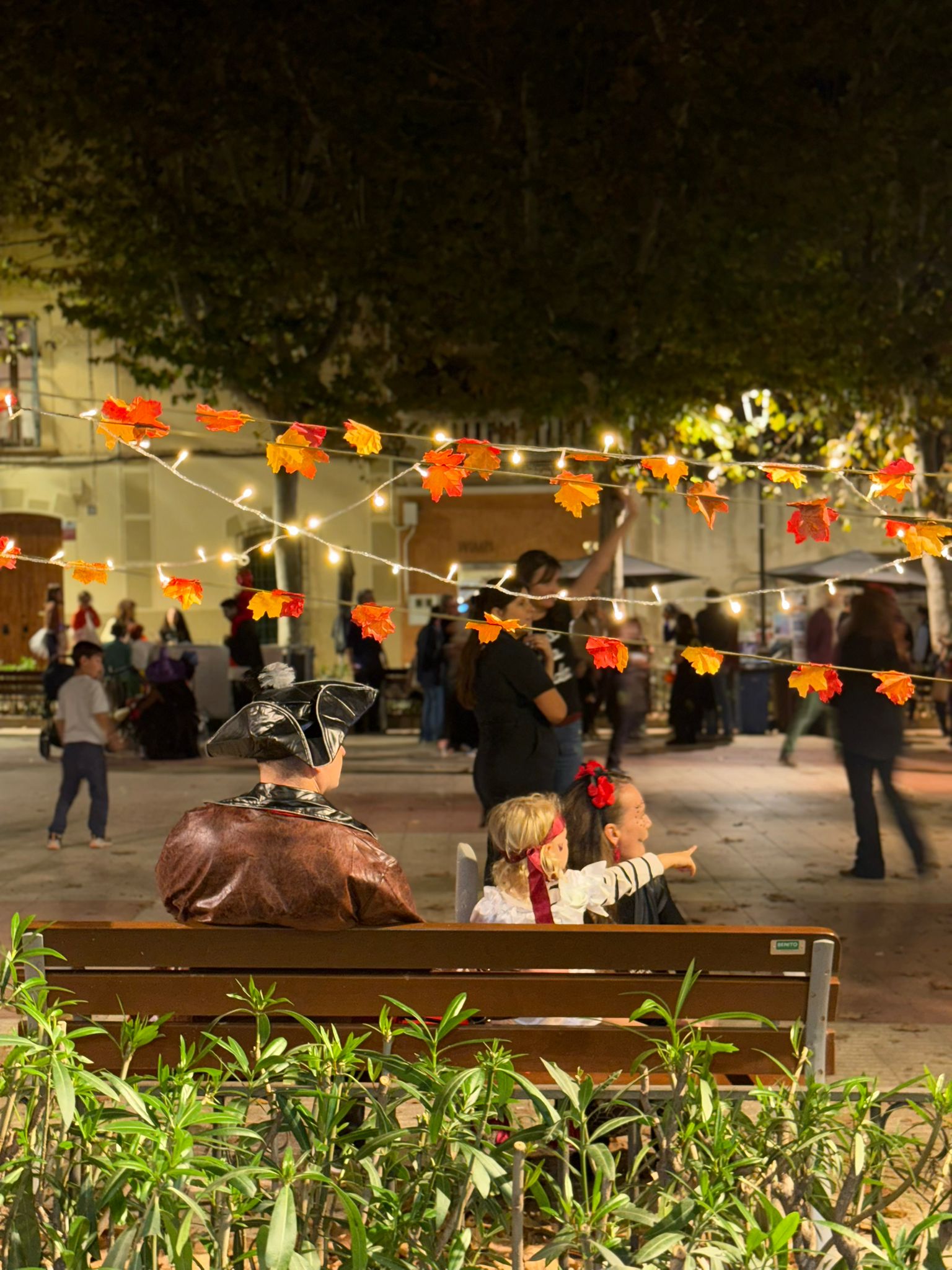El Masnou combina tradició i misteri en una Castanyada que abraça Halloween