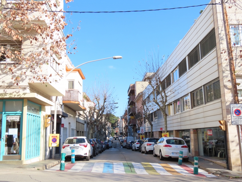 S'inicien les obres per reurbanitzar el tram més cèntric del carrer de Navarra